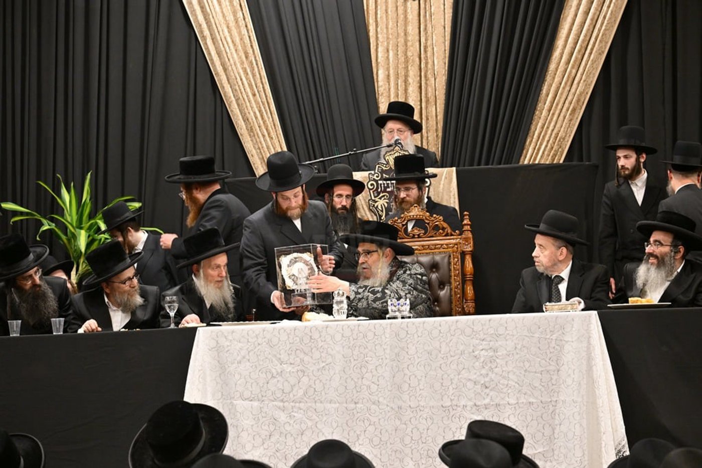 האדמו"ר מסאטמר בביקור הוד במאנשטעסער