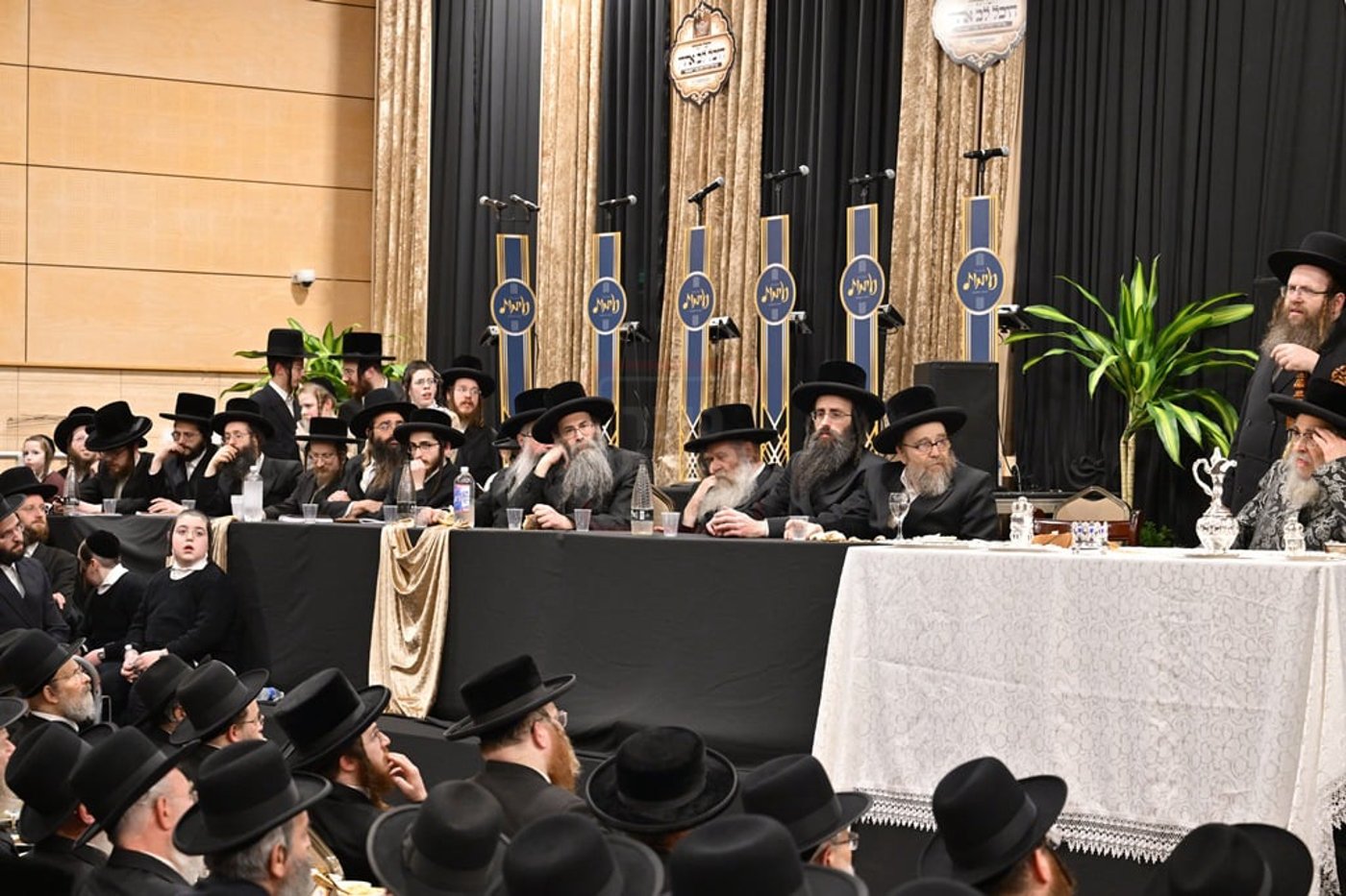 האדמו"ר מסאטמר בביקור הוד במאנשטעסער