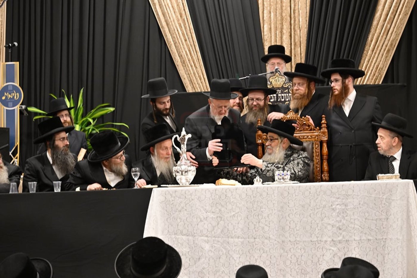 האדמו"ר מסאטמר בביקור הוד במאנשטעסער