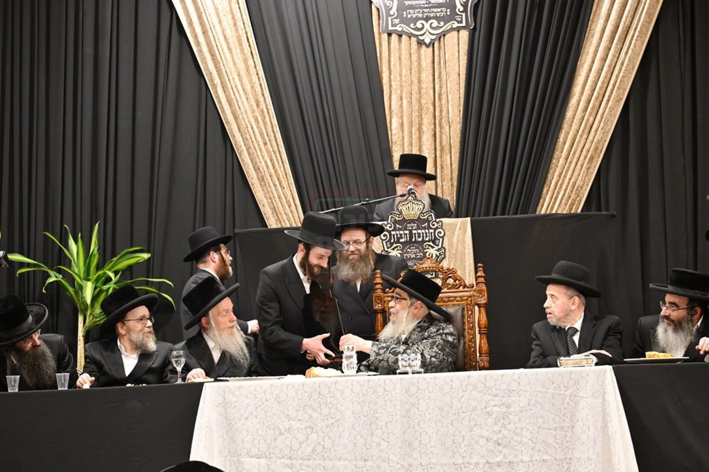 האדמו"ר מסאטמר בביקור הוד במאנשטעסער