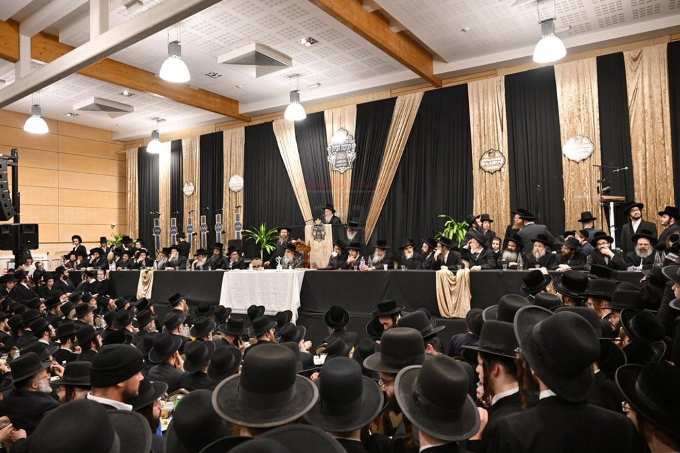 האדמו"ר מסאטמר בביקור הוד במאנשטעסער