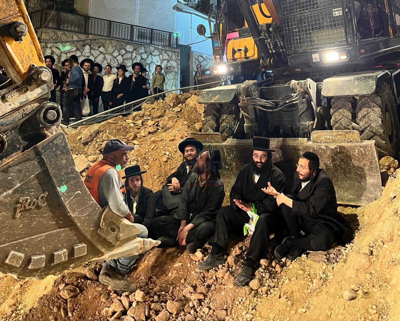 מפגינים על הרכבת הקלה | ארכיון