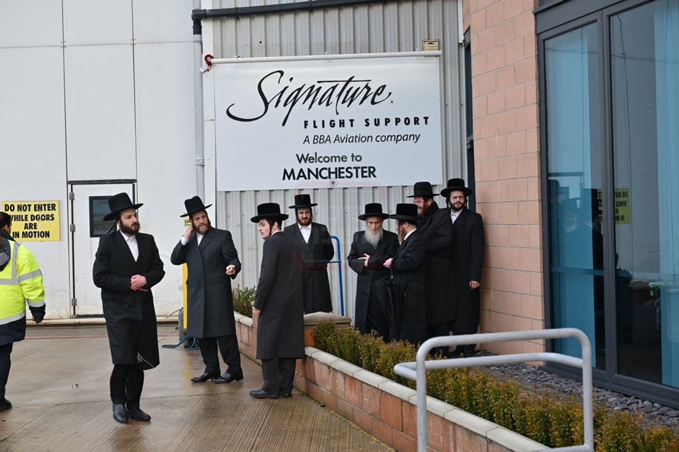 האדמו"ר מסאטמר במטוס בדרך למאנשטעסטער