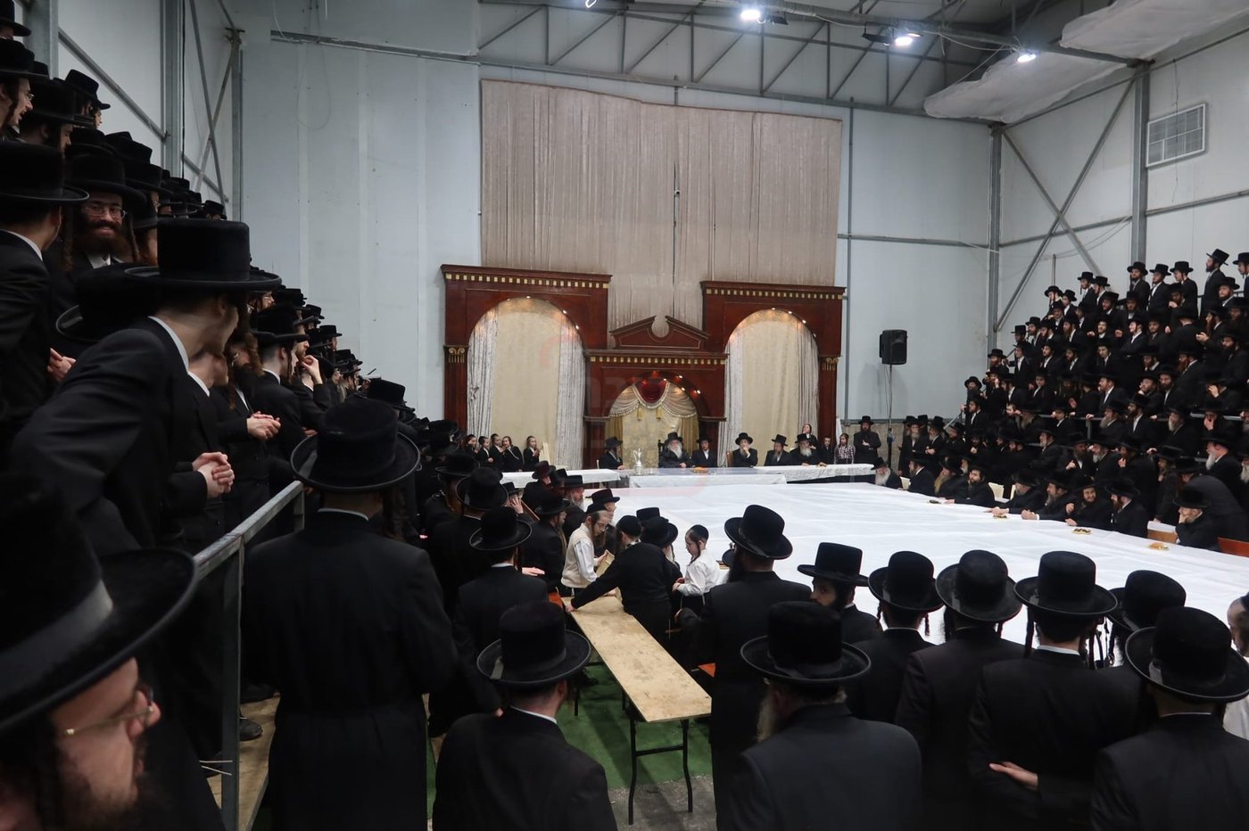 שמחת אירוסי נכדת האדמו"ר מדארג