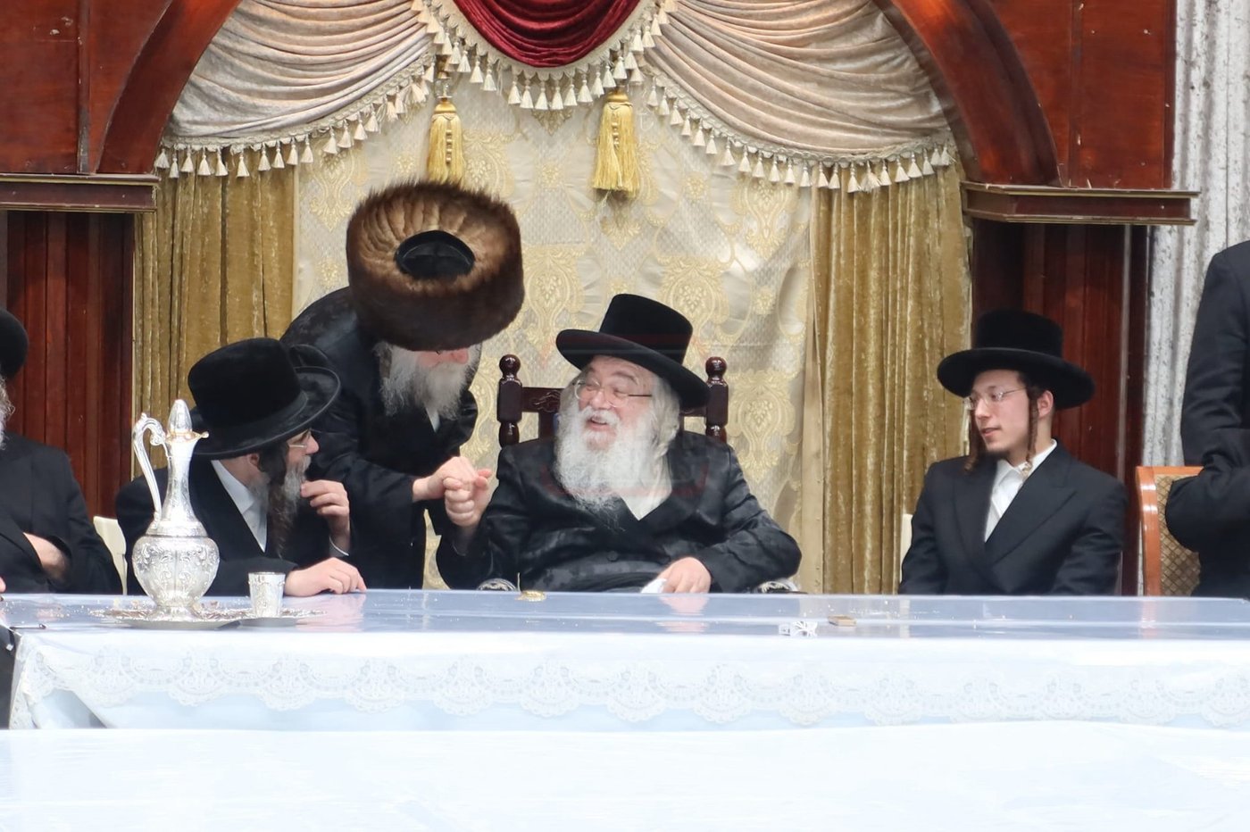 שמחת אירוסי נכדת האדמו"ר מדארג