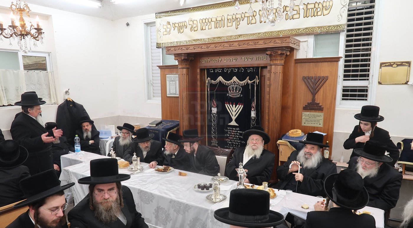 שמחת בית קאפיטשניץ - גאב"ד פרדס כץ 