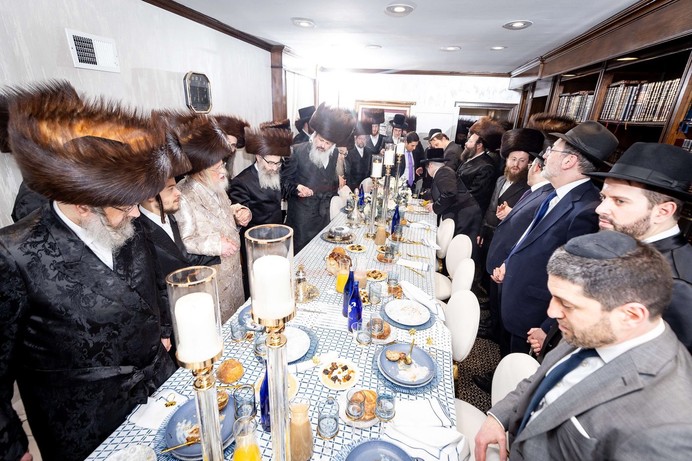 שמחת השבע ברכות בביתו של האדמו''ר ממונקאטש 