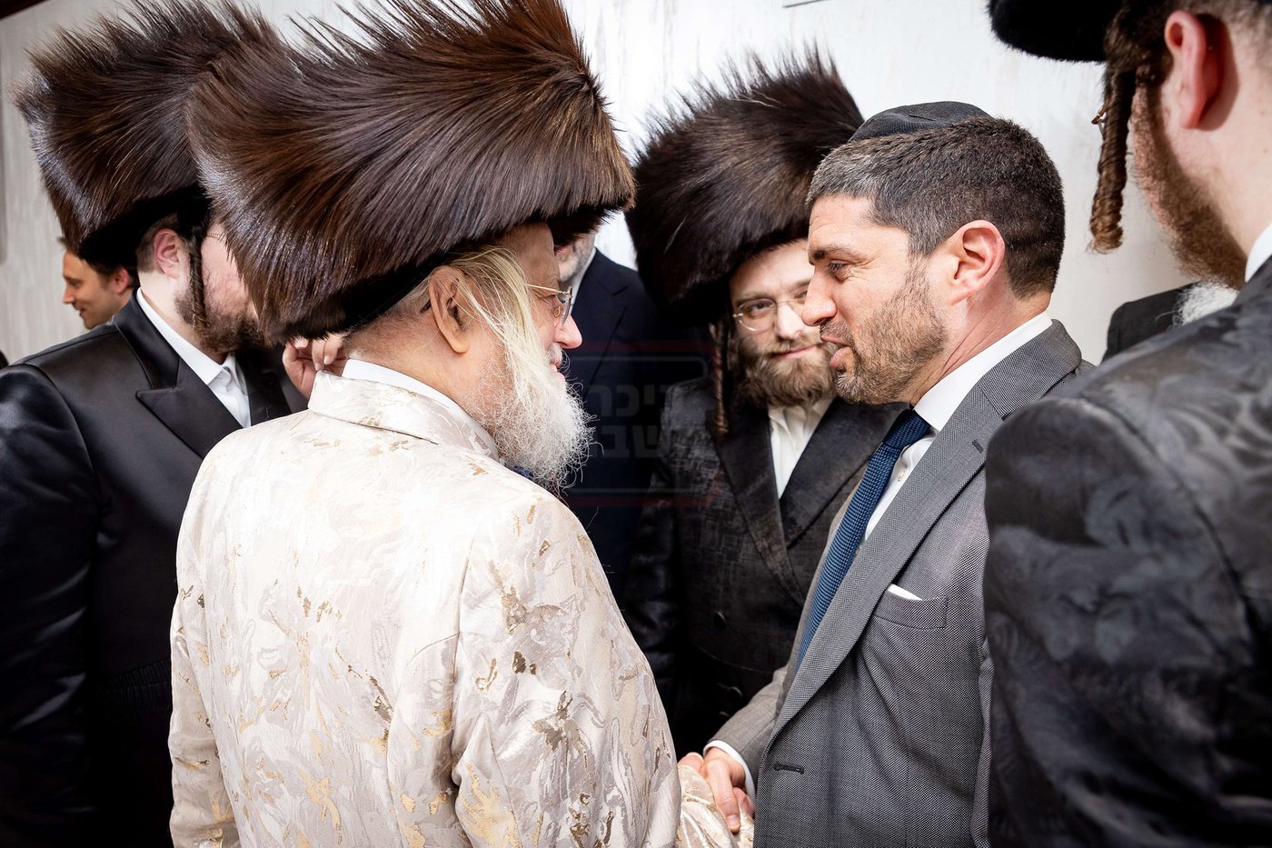 שמחת השבע ברכות בביתו של האדמו''ר ממונקאטש 