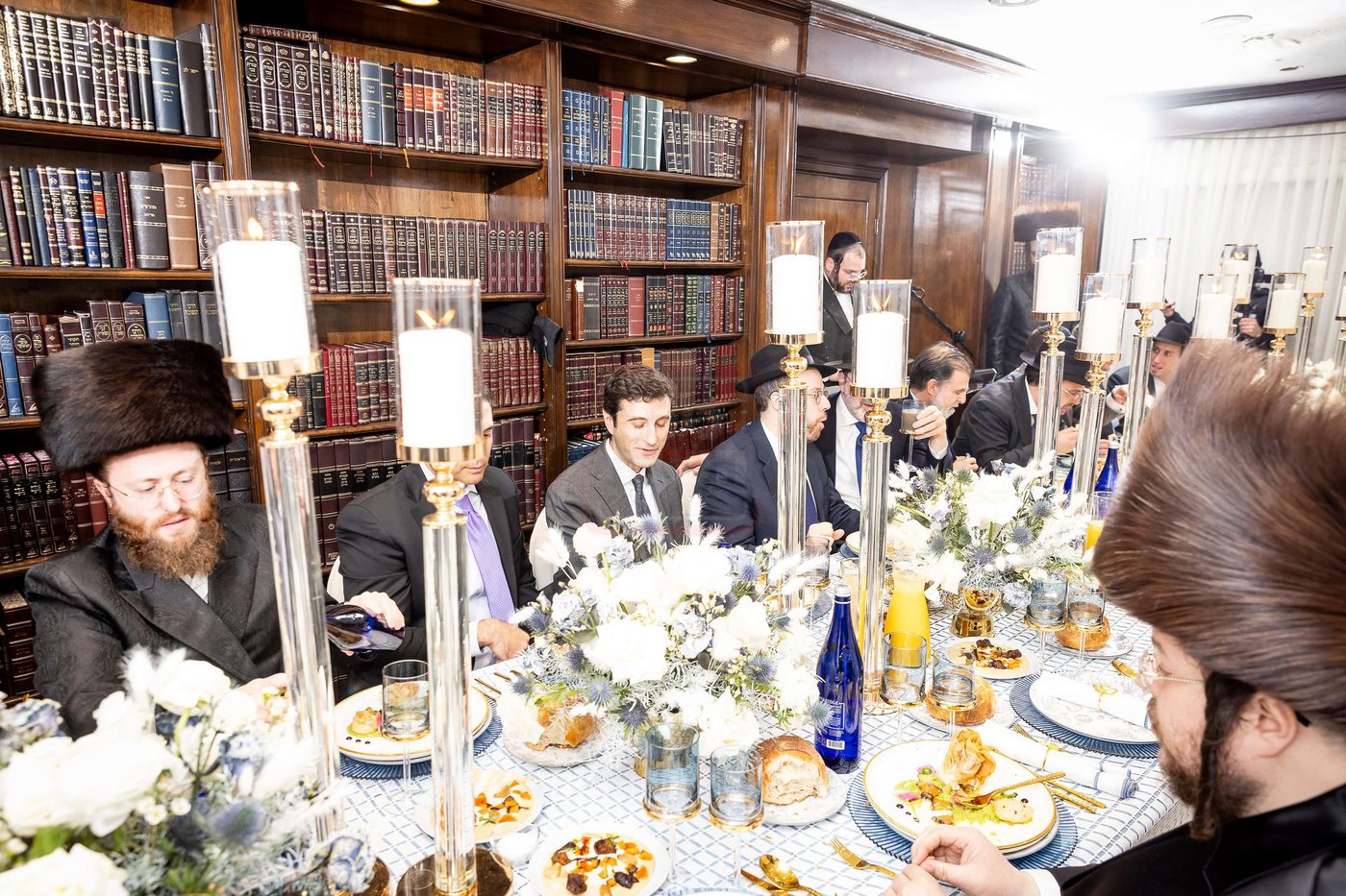 שמחת השבע ברכות בביתו של האדמו''ר ממונקאטש 