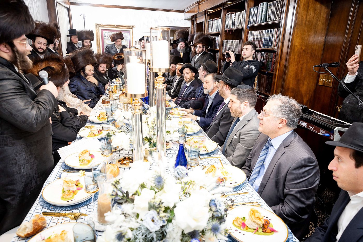 שמחת השבע ברכות בביתו של האדמו''ר ממונקאטש 