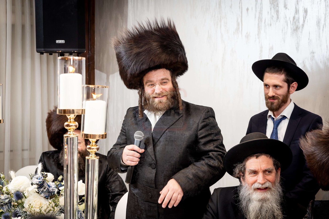 שמחת השבע ברכות בביתו של האדמו''ר ממונקאטש 