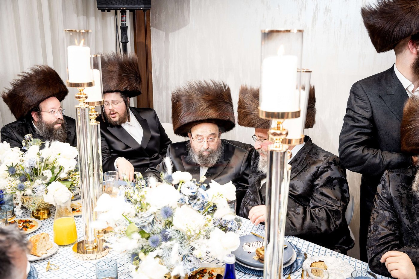 שמחת השבע ברכות בביתו של האדמו''ר ממונקאטש 