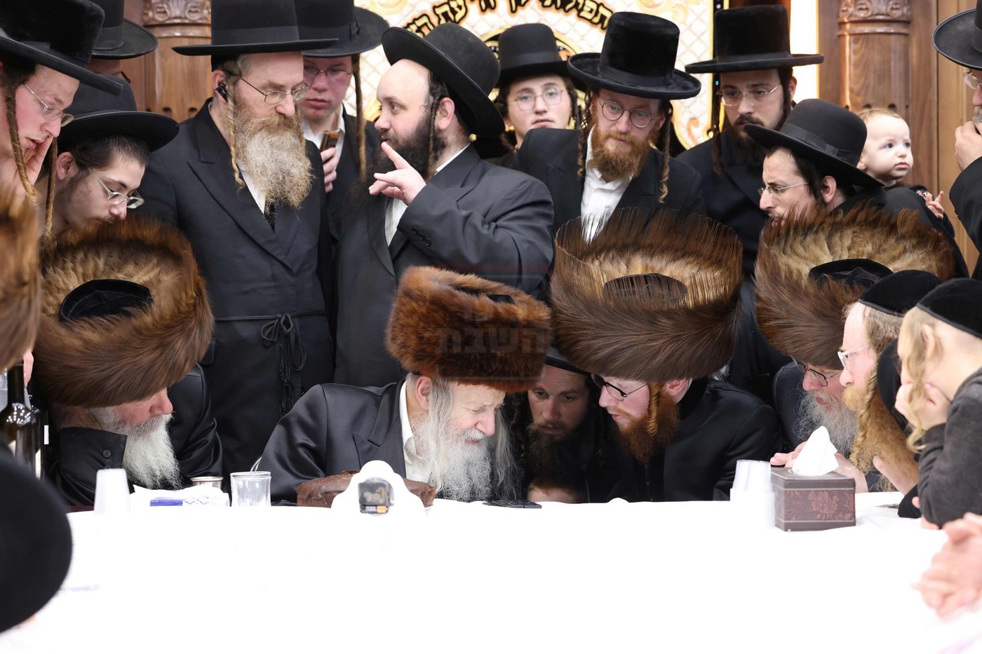 שמחת הברית בחצרות אמשינוב - קרעטשניף