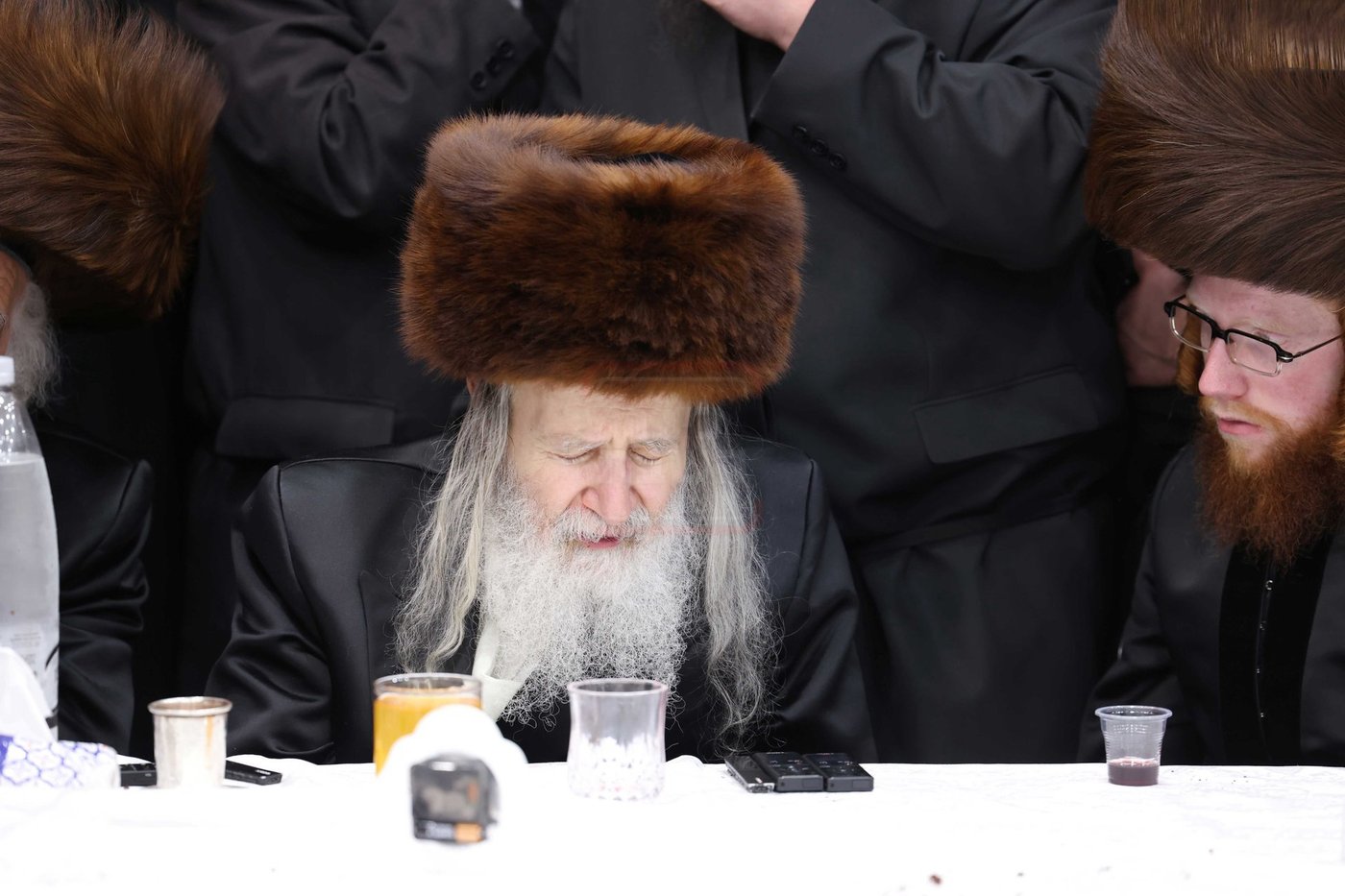 שמחת הברית בחצרות אמשינוב - קרעטשניף