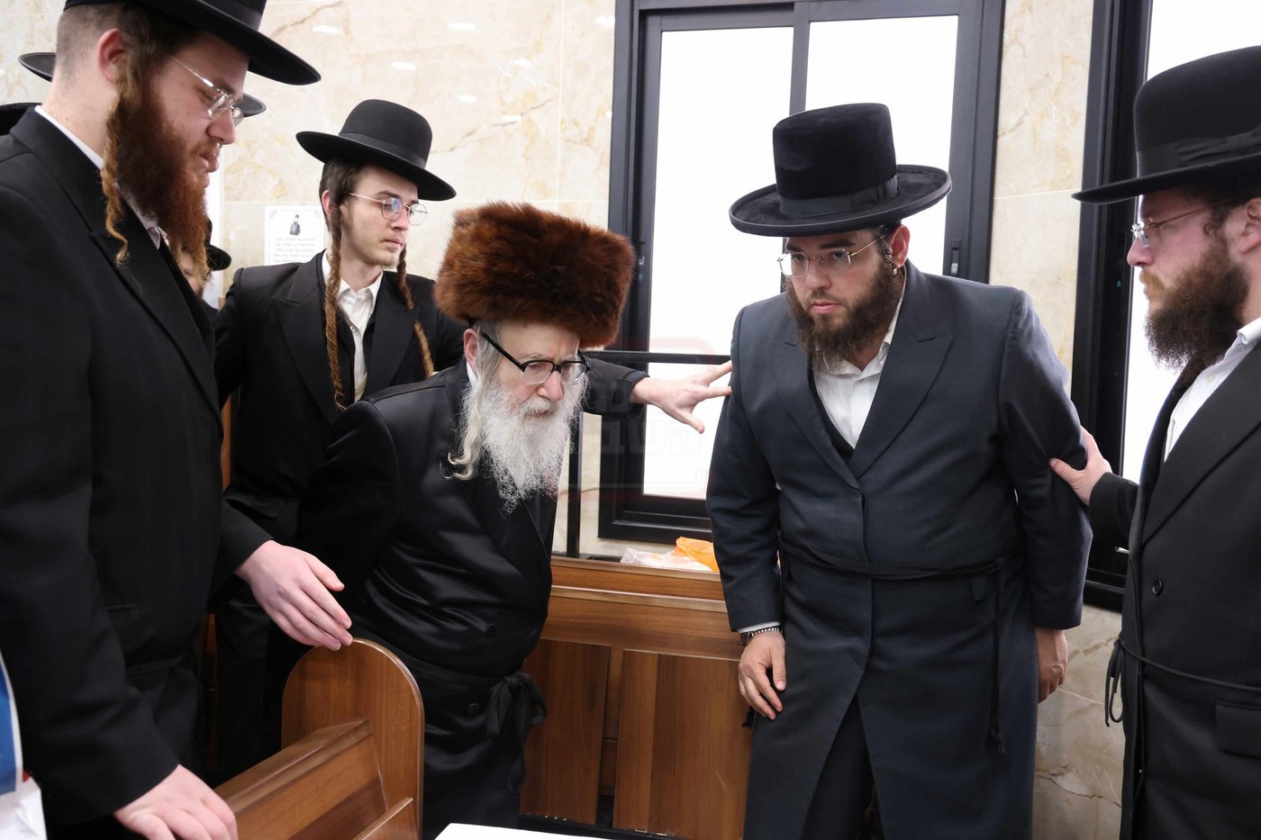 שמחת הברית בחצרות אמשינוב - קרעטשניף