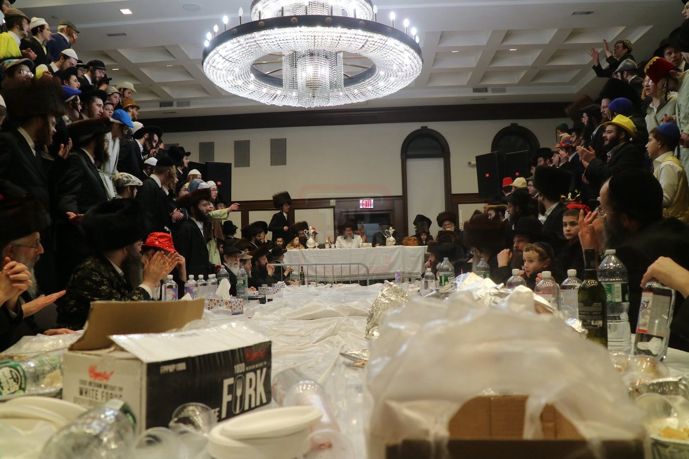 פורים בחצה"ק סקולען לייקווד