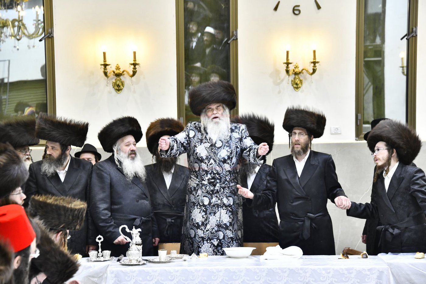 פורים בחצה"ק קרעטשניף י-ם