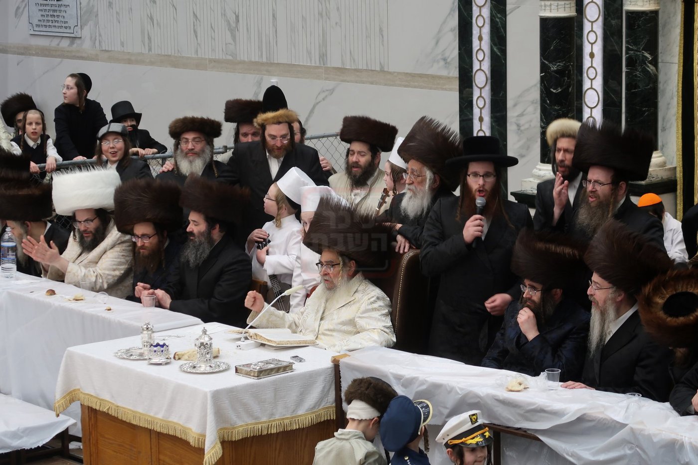 פורים בחצה"ק סאטמר