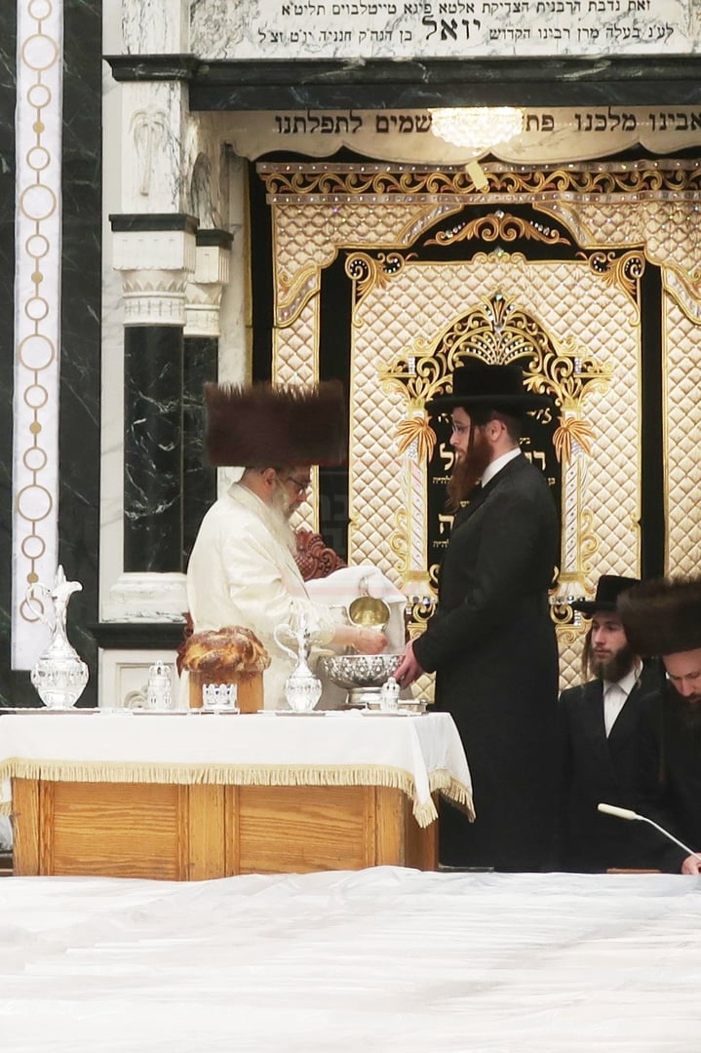 פורים בחצה"ק סאטמר