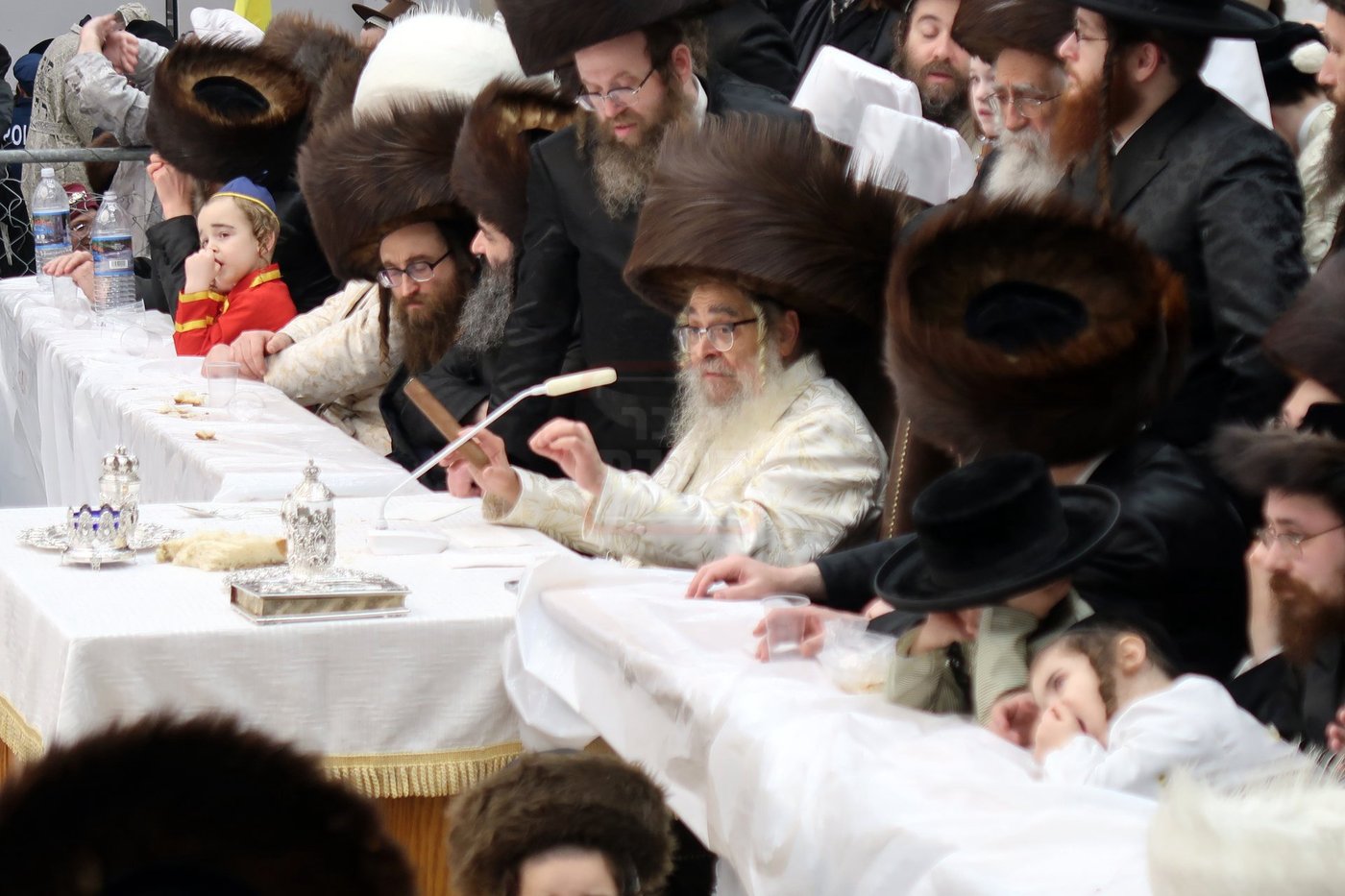 פורים בחצה"ק סאטמר