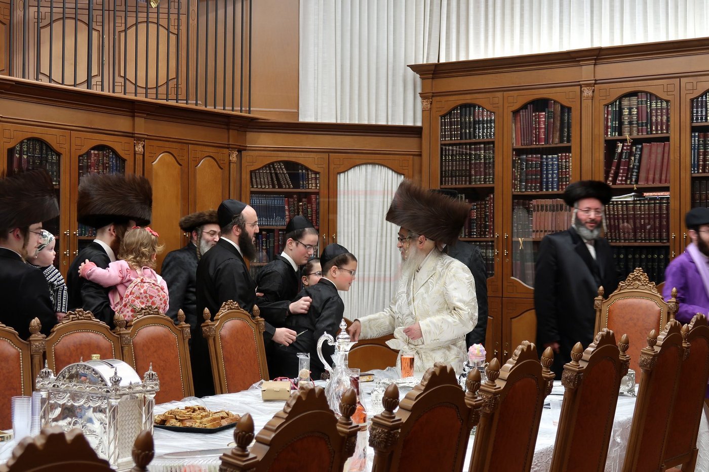 פורים בחצה"ק סאטמר