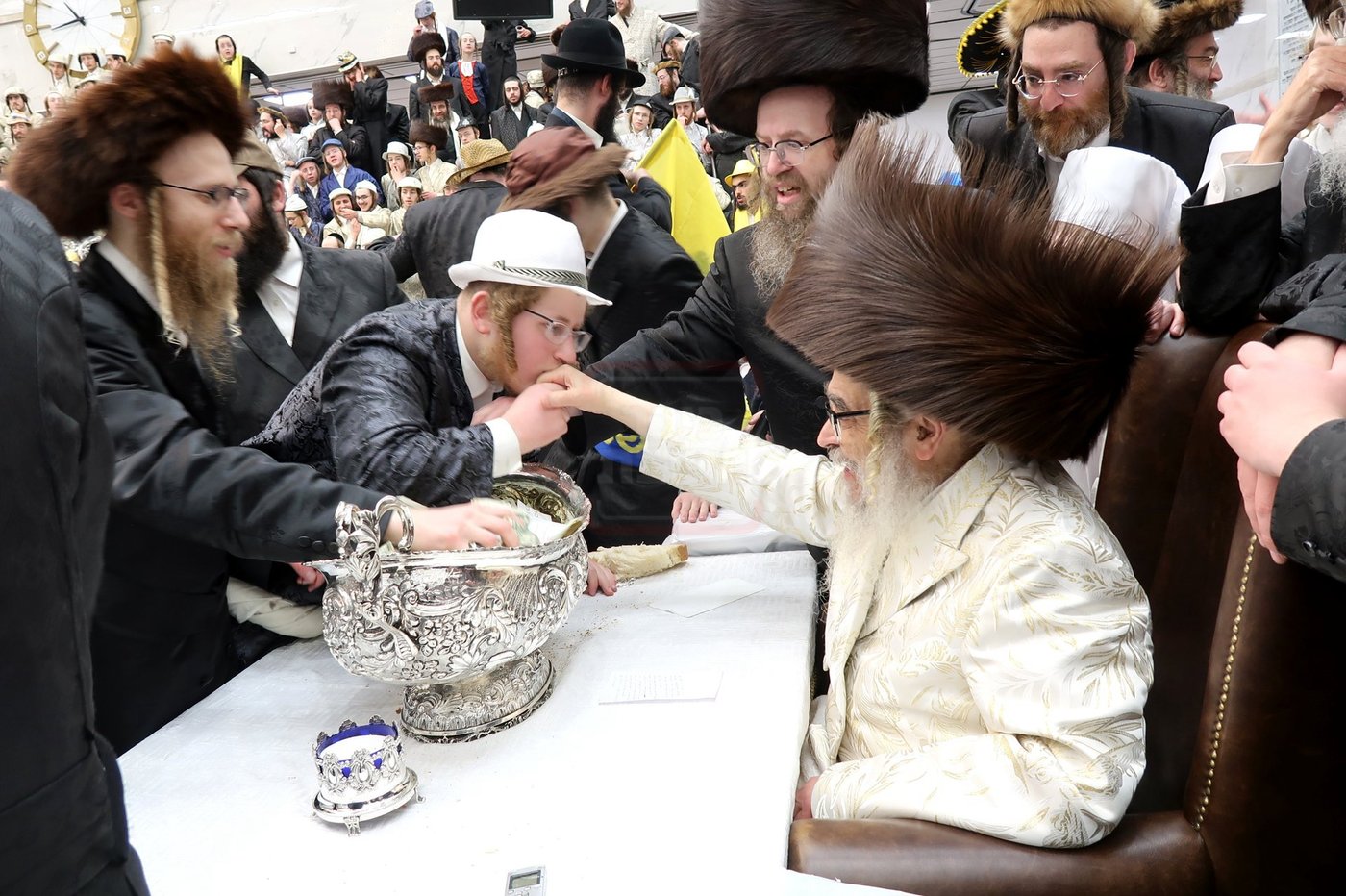 פורים בחצה"ק סאטמר
