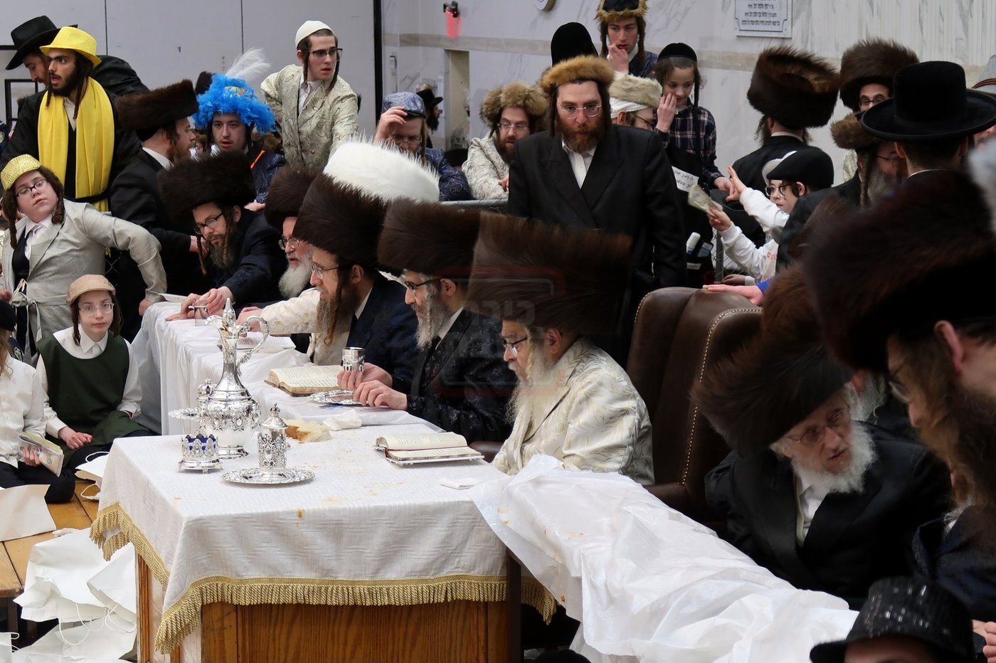 פורים בחצה"ק סאטמר