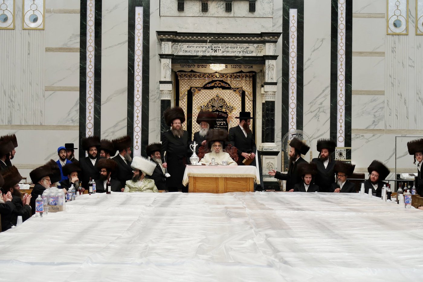 פורים בחצה"ק סאטמר