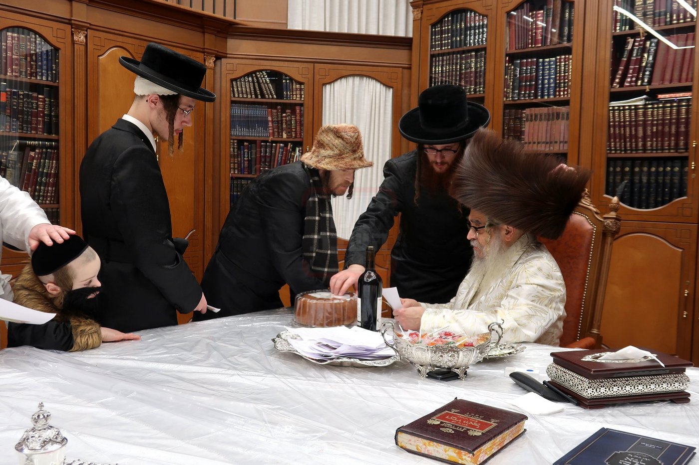 פורים בחצה"ק סאטמר