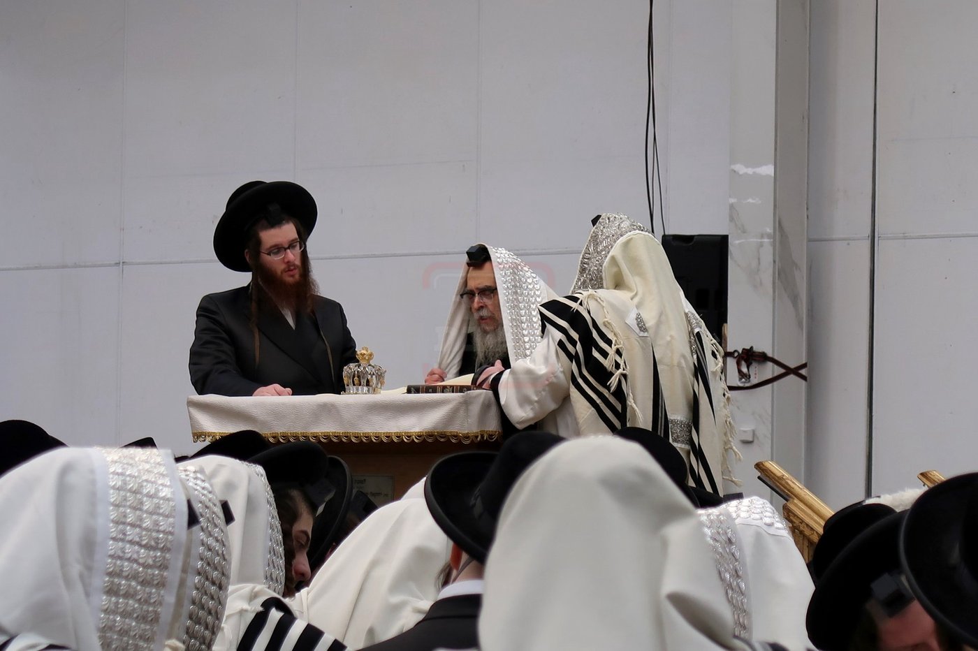 פורים בחצה"ק סאטמר