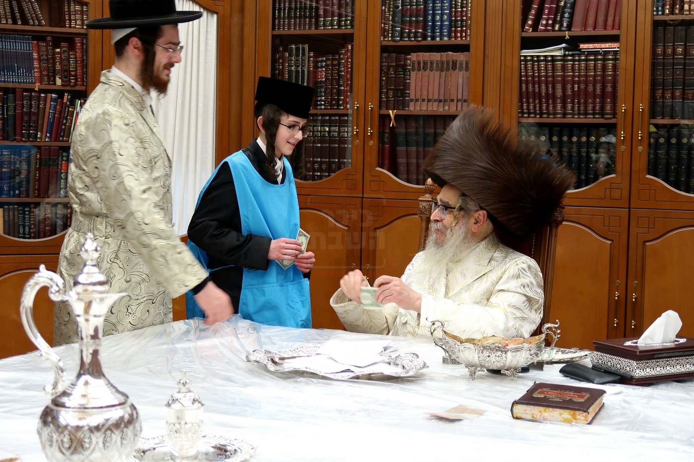 פורים בחצה"ק סאטמר