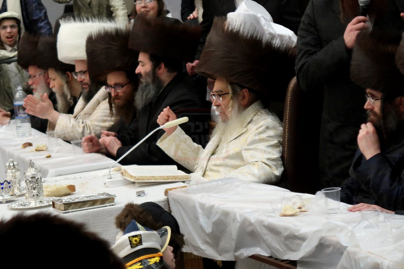 פורים בחצה"ק סאטמר