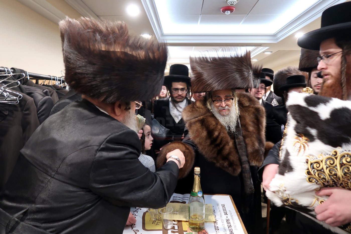 פורים בחצה"ק סאטמר