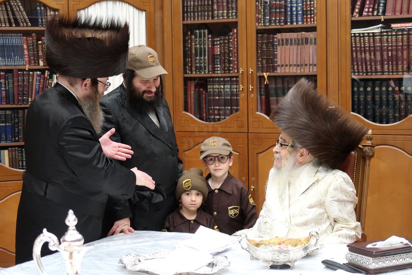 פורים בחצה"ק סאטמר