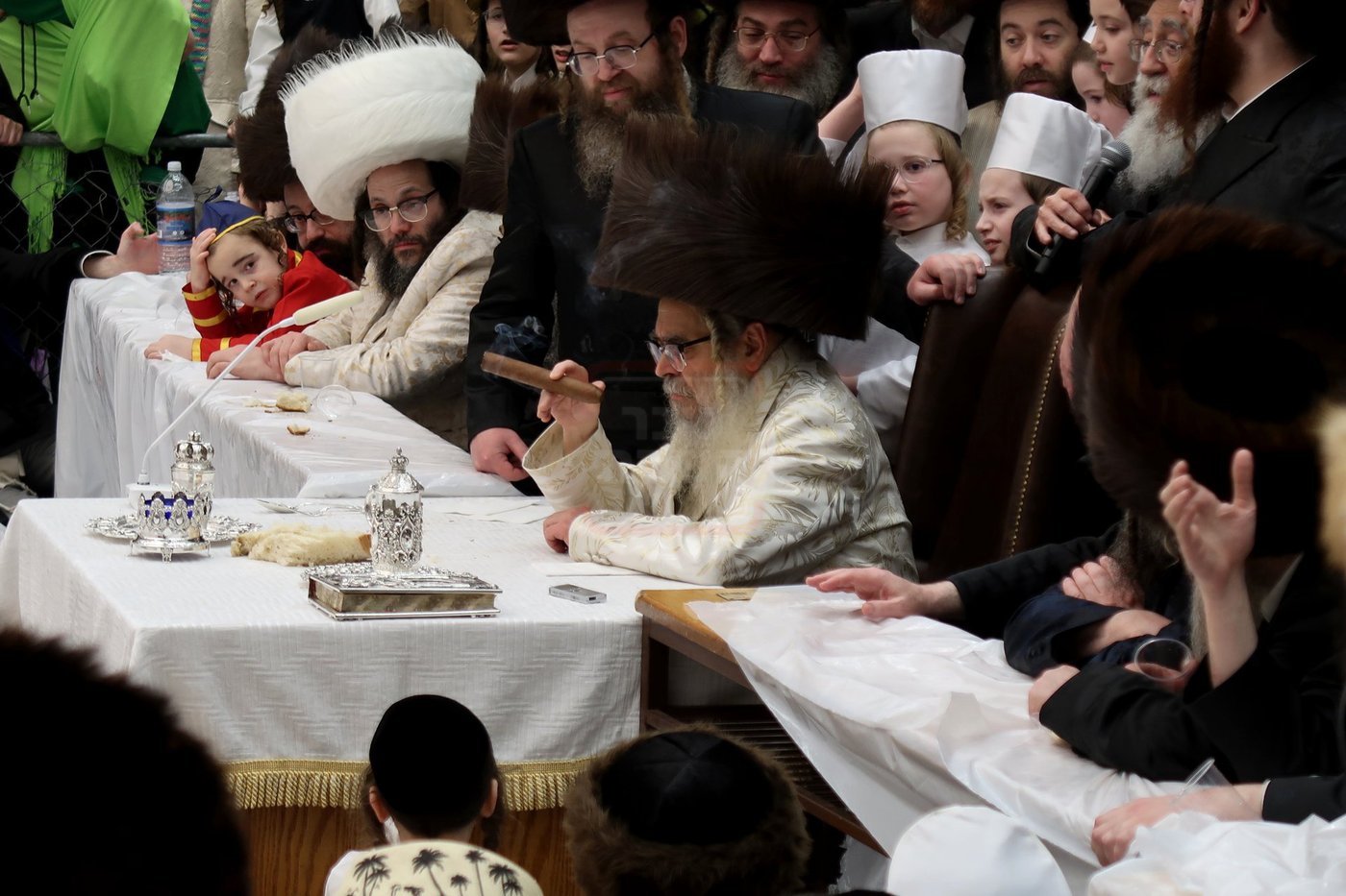 פורים בחצה"ק סאטמר