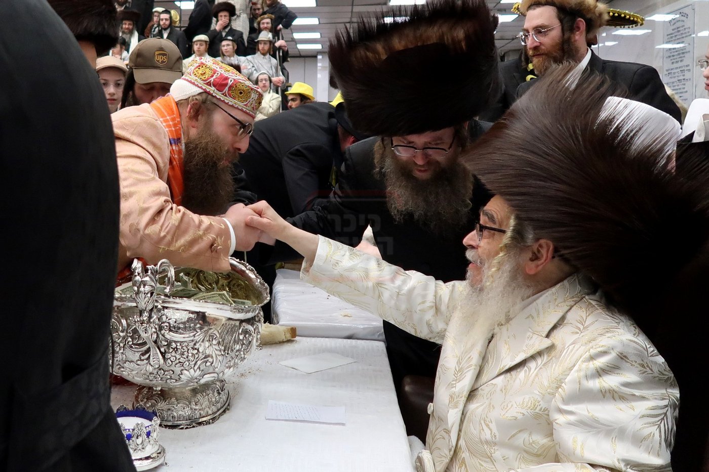 פורים בחצה"ק סאטמר