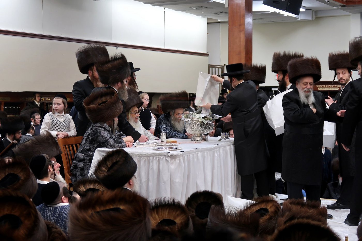 פורים בחצה"ק סאטמר