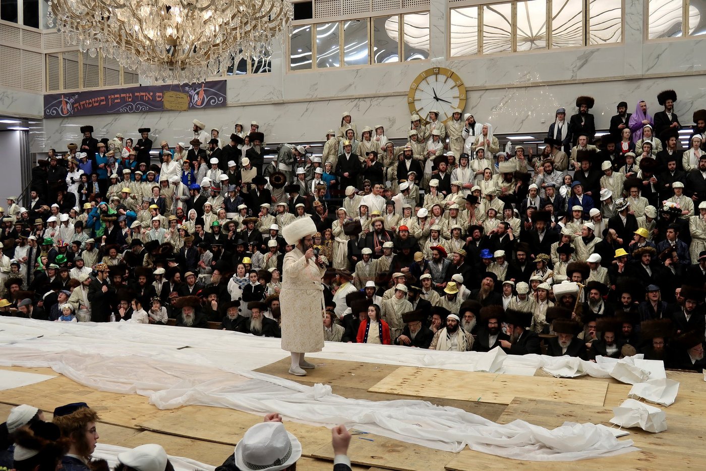 פורים בחצה"ק סאטמר