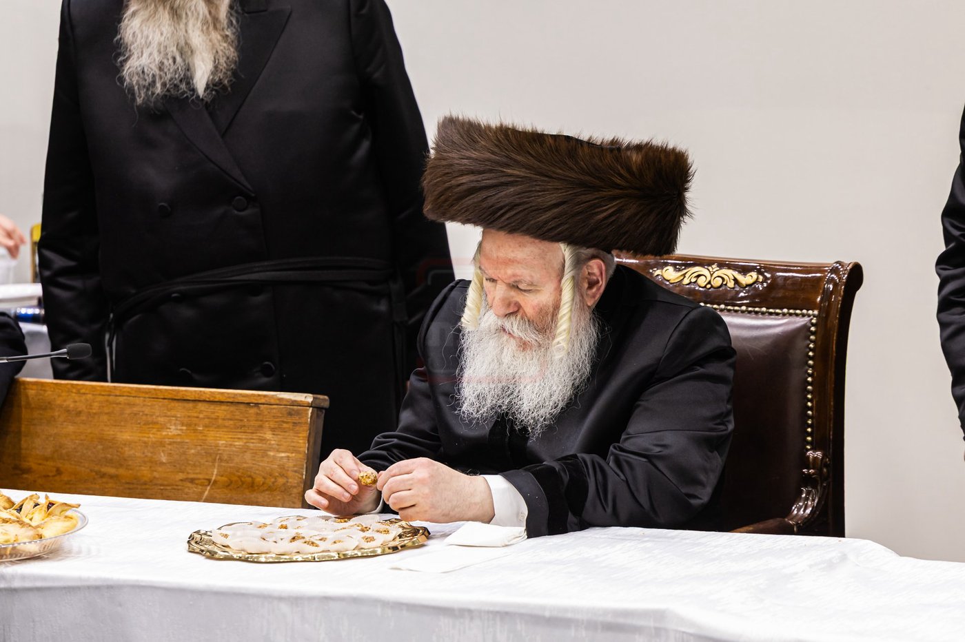 פורים בחצה"ק באבוב