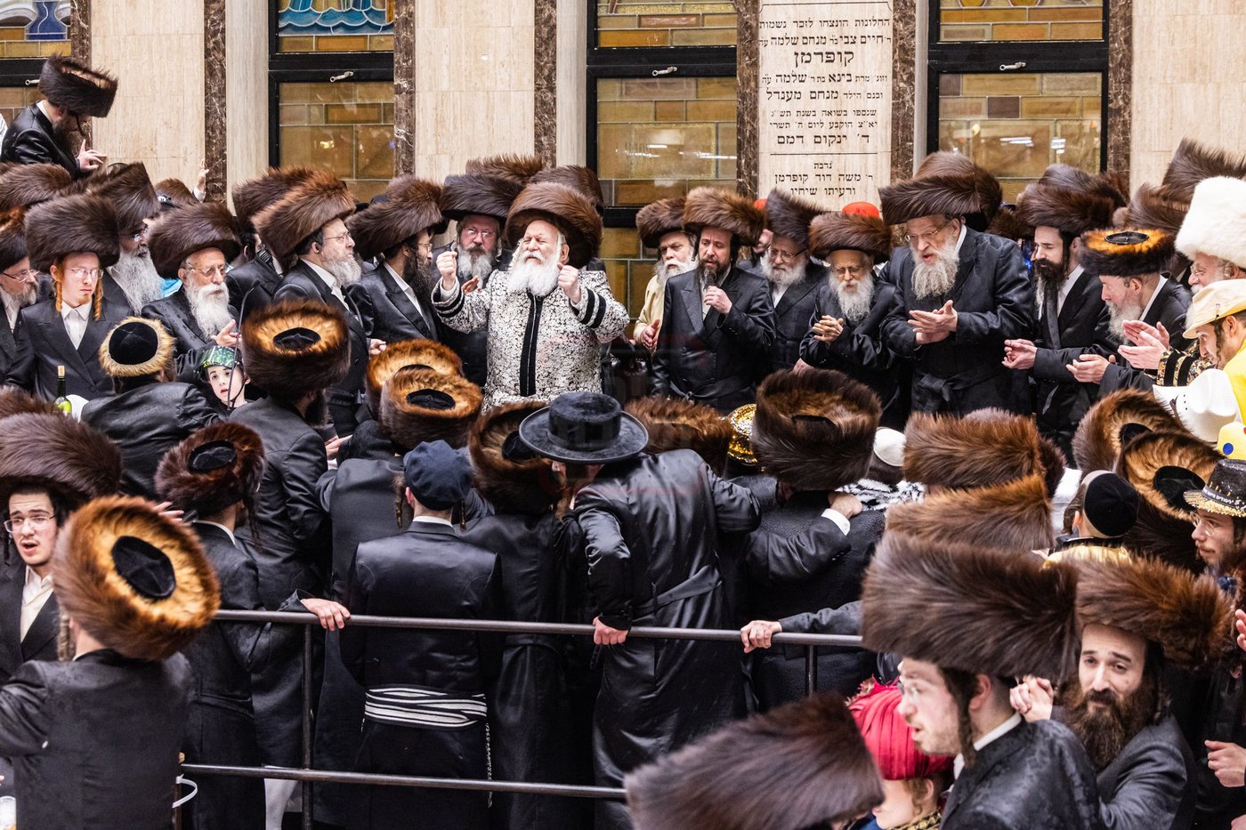 פורים בחצה"ק באבוב