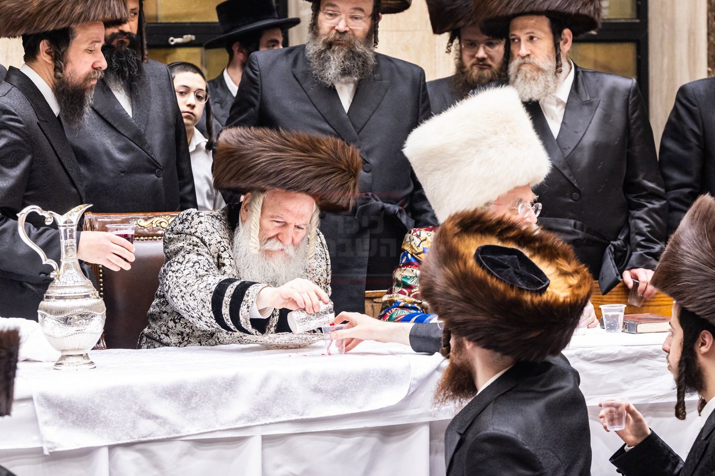 פורים בחצה"ק באבוב