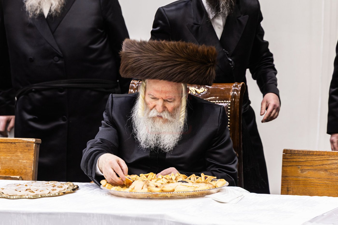 פורים בחצה"ק באבוב