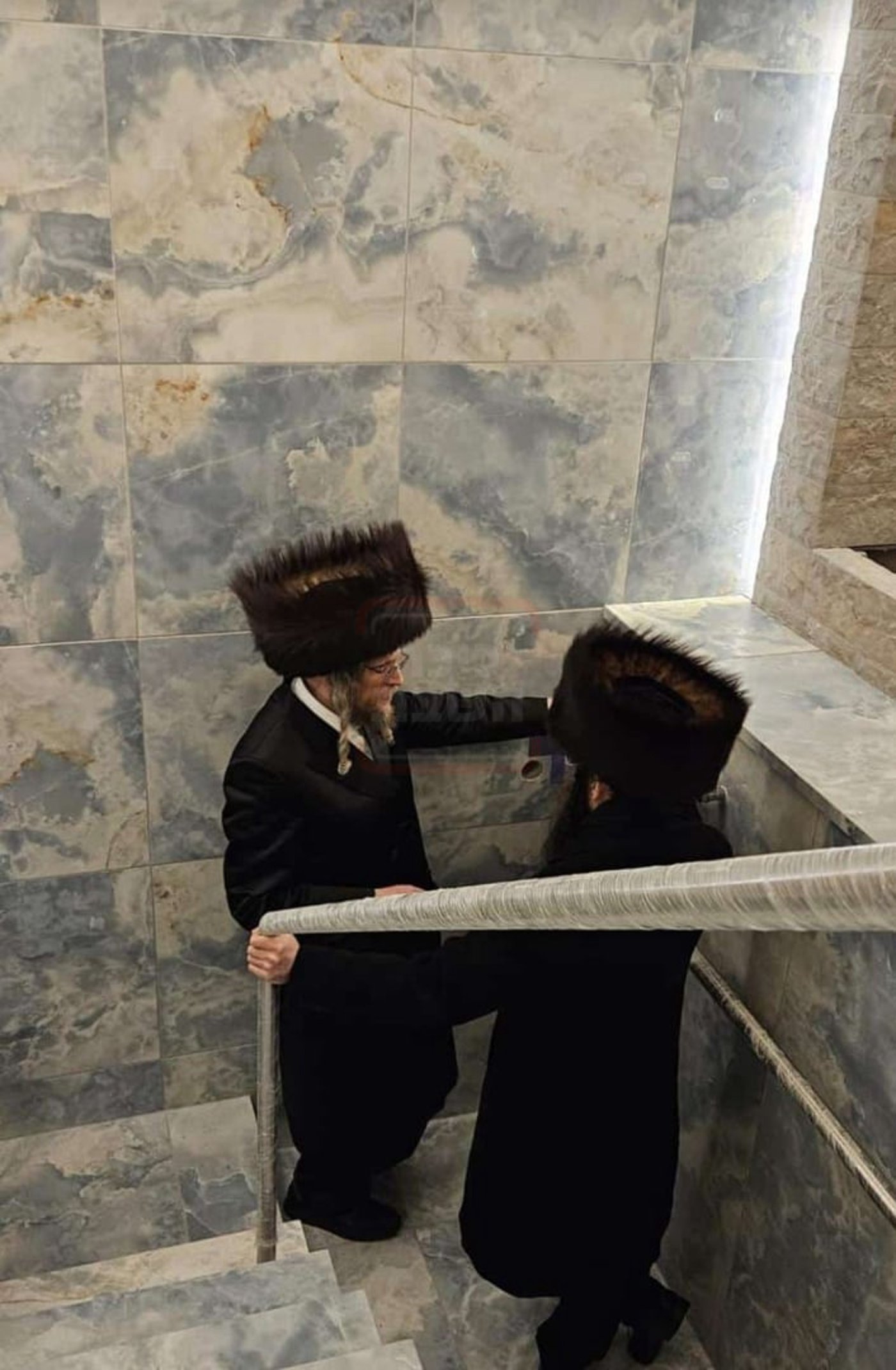 זיידלע חוזר | מהאדמו"ר שתקע בשופר בחודש אדר ועד לחסידים שכבשו את סיני; סיכום שבועי שאסור לפספס!