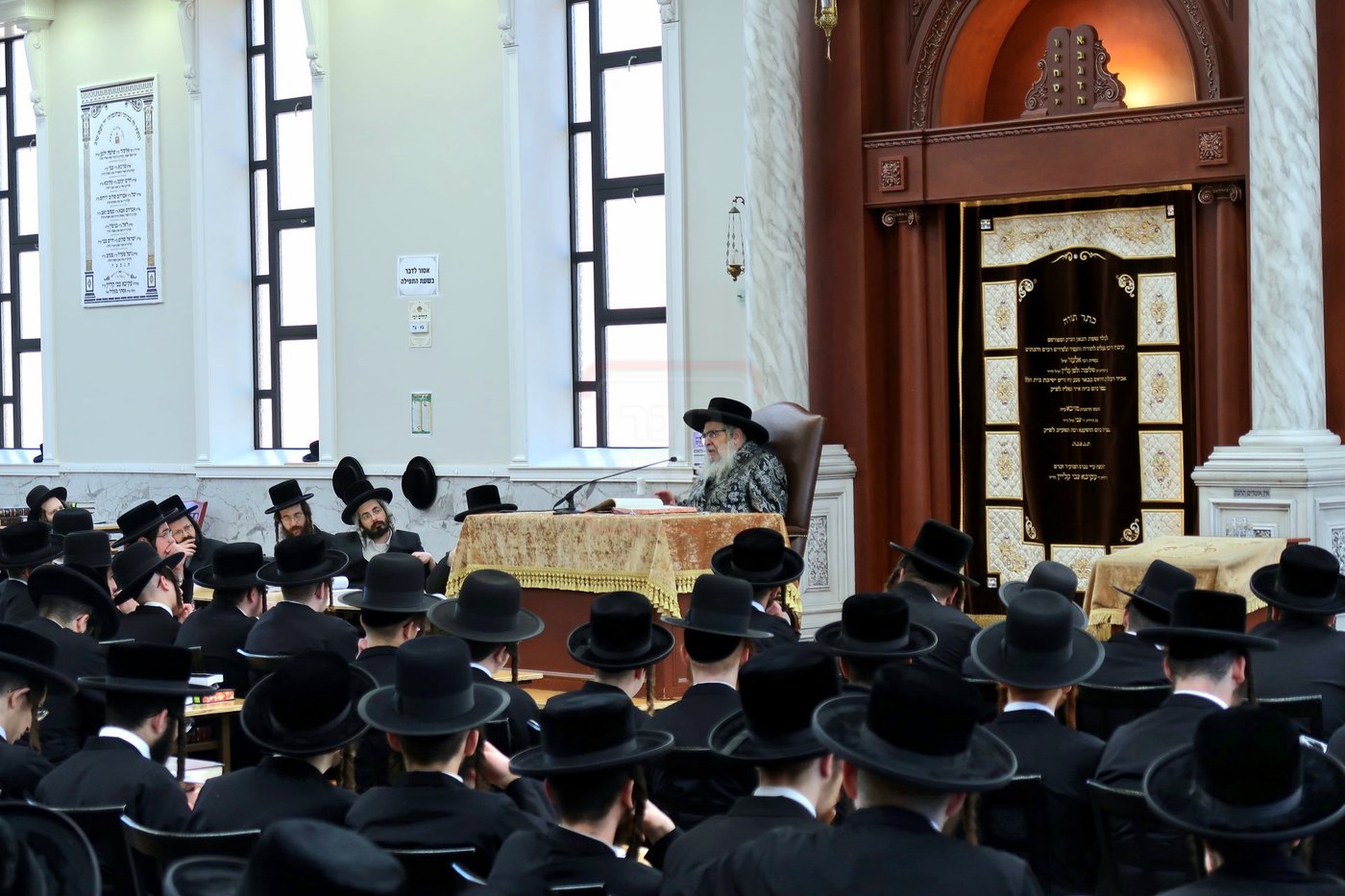 האדמו"ר מסאטמר בשיעור הכנה לדרשת שבת הגדול