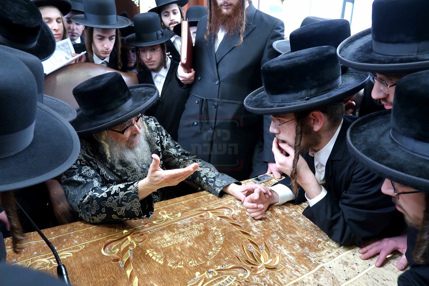 האדמו"ר מסאטמר בשיעור הכנה לדרשת שבת הגדול