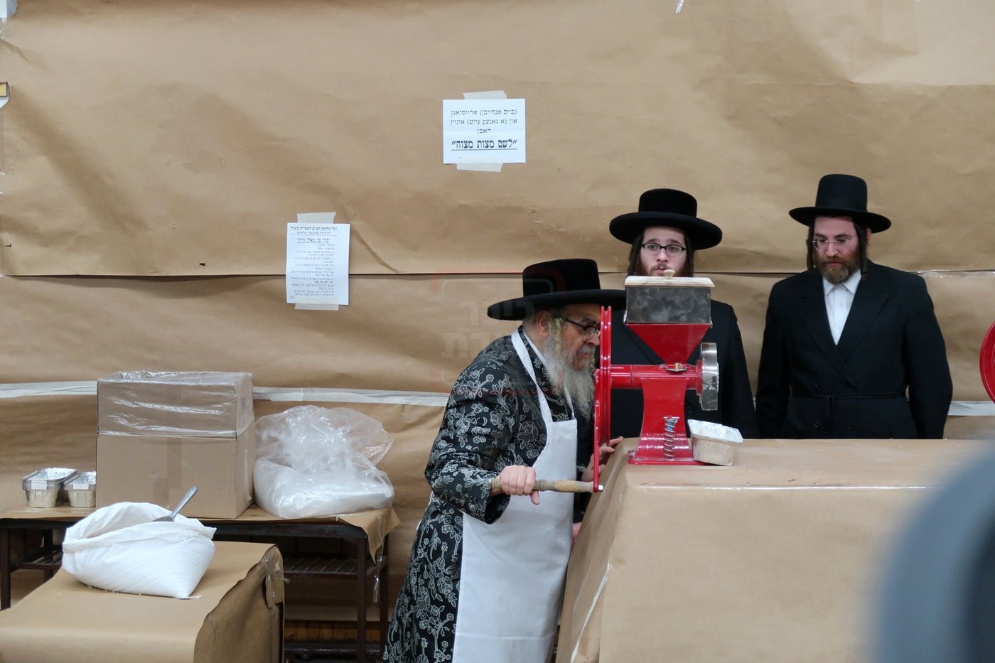 האדמו"ר מסאטמר בטחינת חיטים