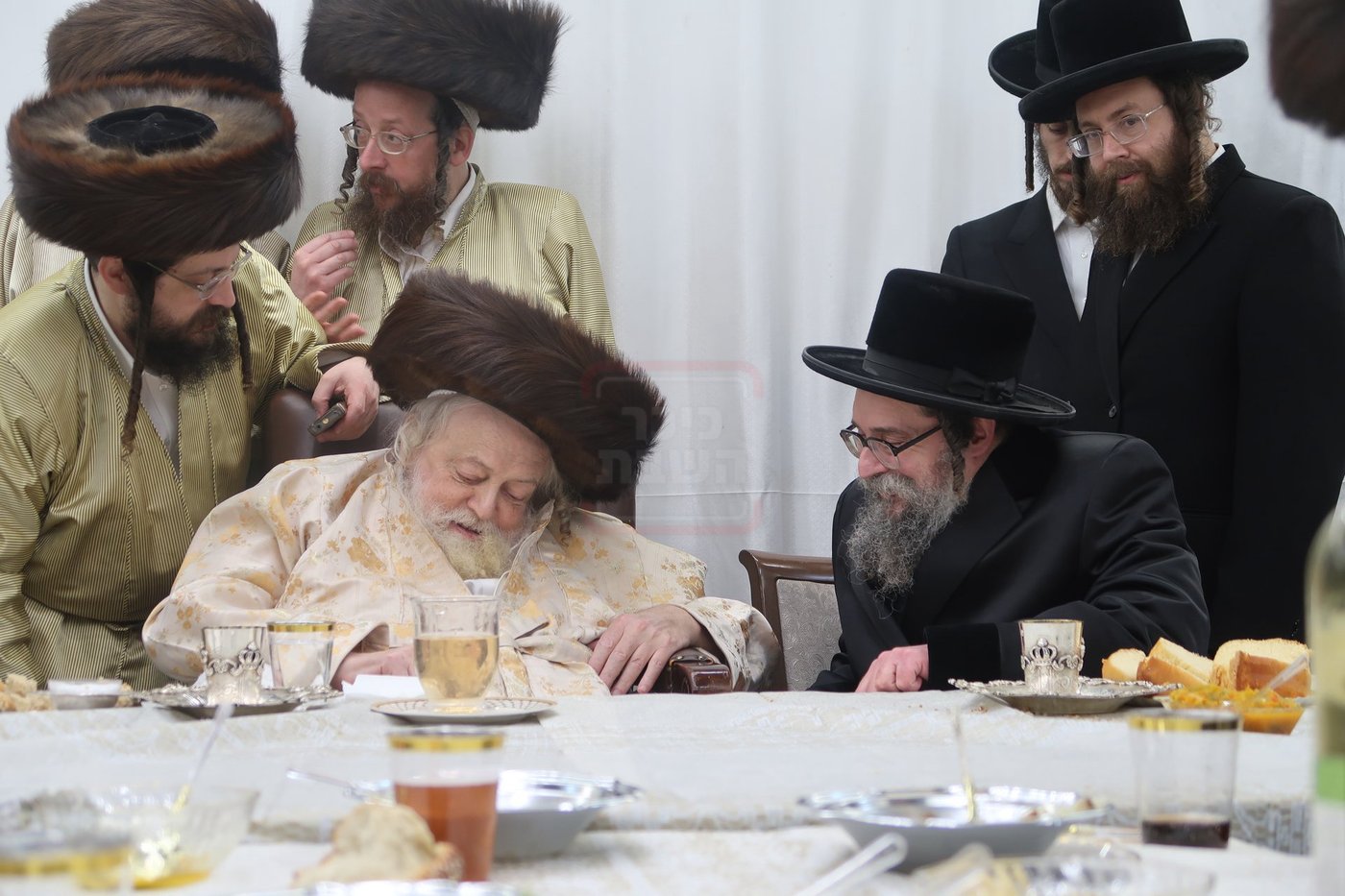 האדמו"ר מסקולען י-ם בשמחת בית תולדות אברהם יצחק