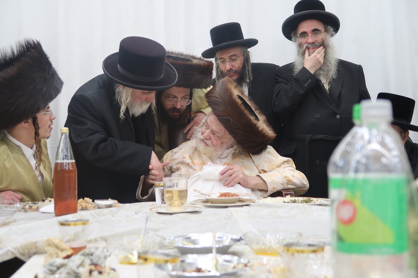 האדמו"ר מרחמסטריווקא בשמחת בית תולדות אברהם יצחק