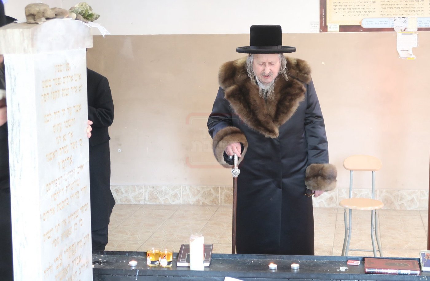 האדמו"ר מסקאליע במסע הקודש לפולין