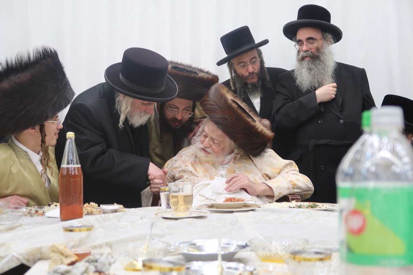 האדמו"ר מרחמסטריווקא בשמחת בית תולדות אברהם יצחק